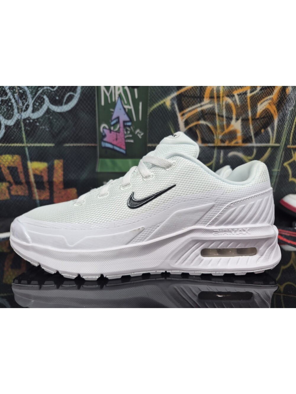 Nike Air Max Bia Womens Size 8.5w And Mens Size Size 7m White Running Sneakers